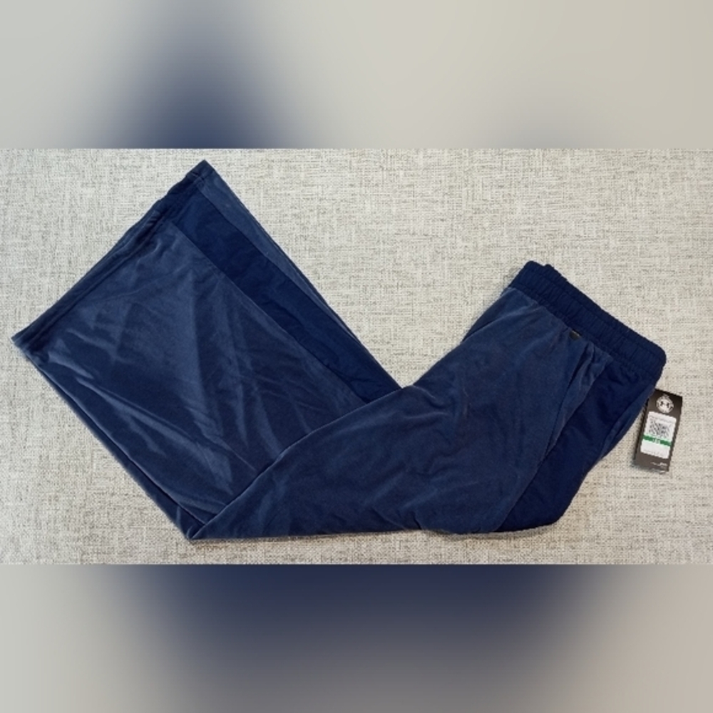 UA Size 10 Women's Blue Wide Leg Lightweight Pants NWT‎